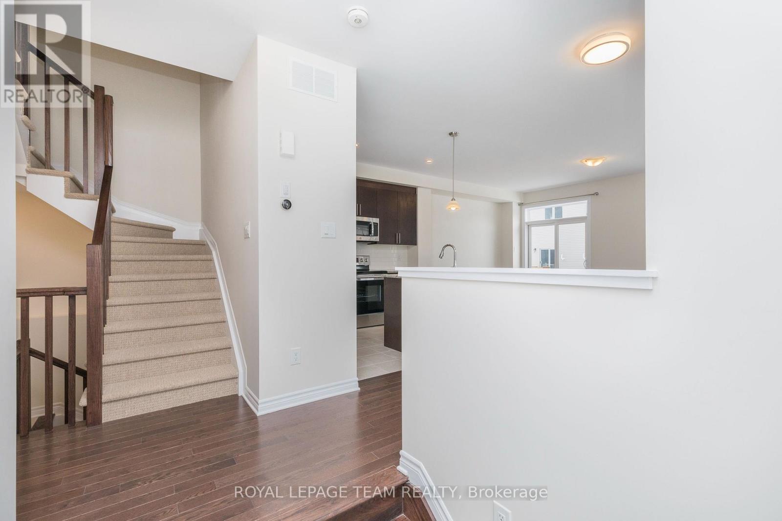 Photo 7 of 21 Rookie Crescent, Ottawa ON