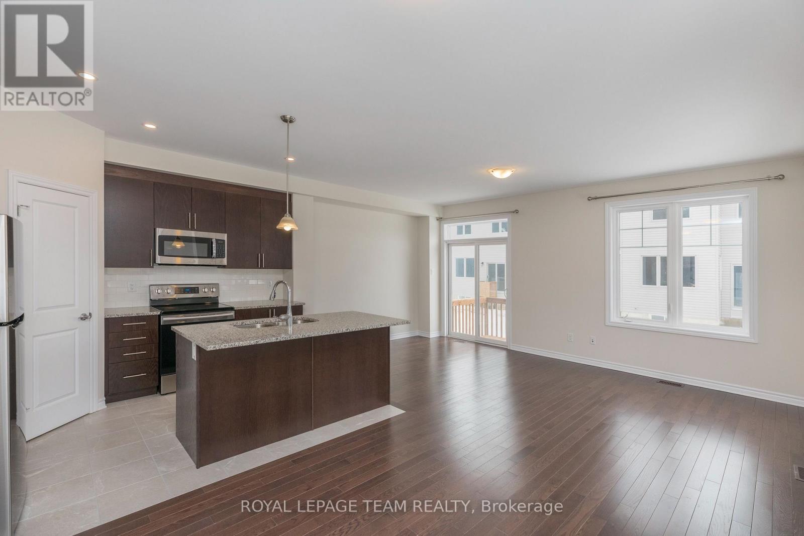 Photo 9 of 21 Rookie Crescent, Ottawa ON