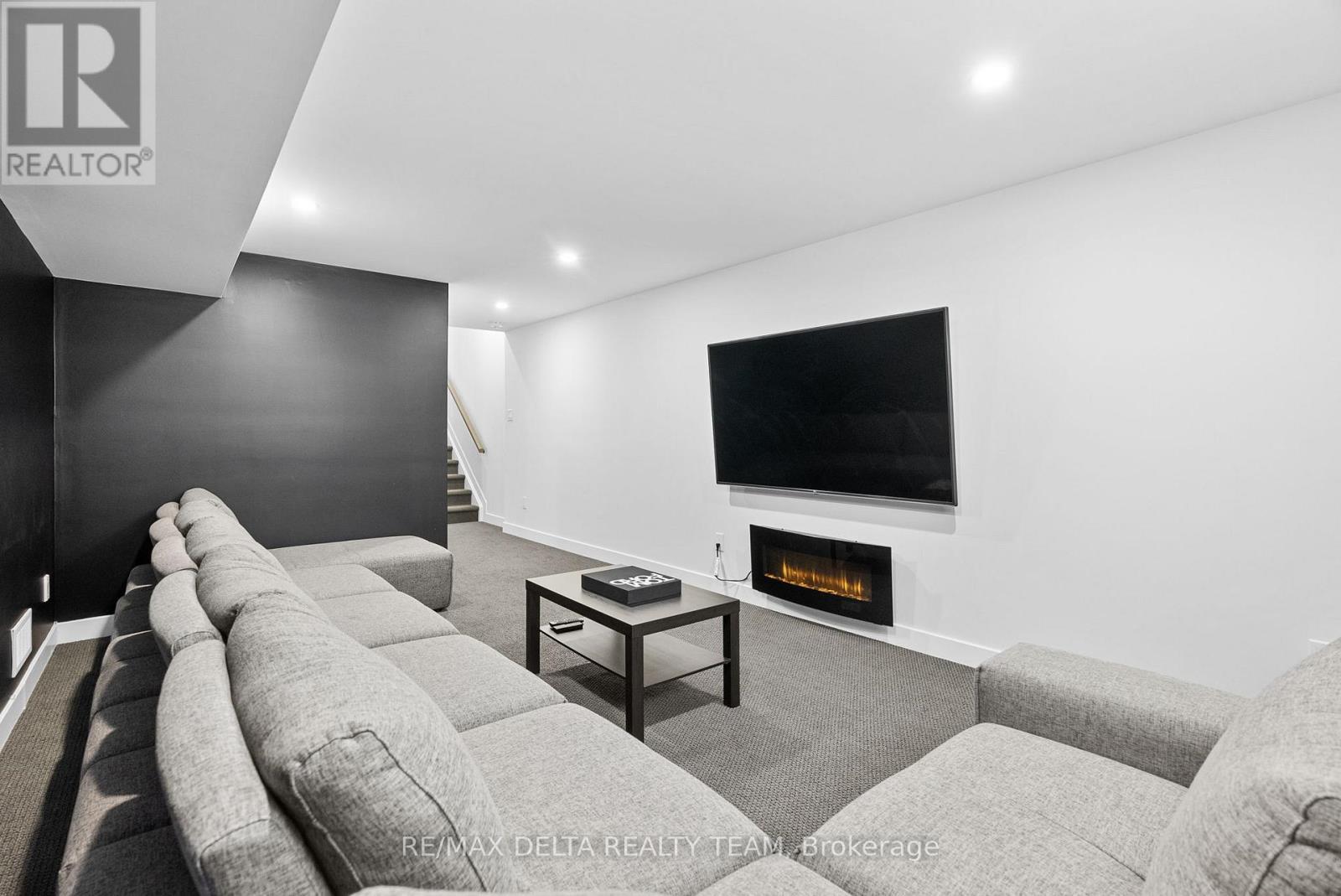 Photo 36 of 478 Trident Mews, Ottawa ON