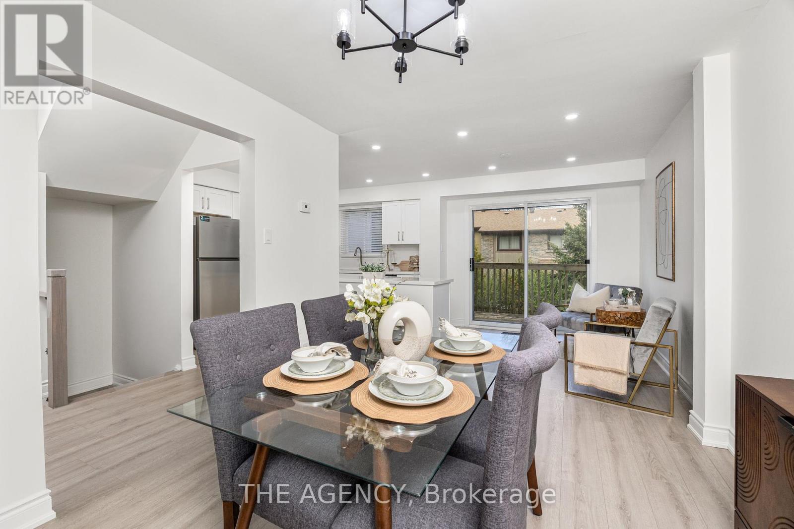 Photo 13 of 17 3345 Silverado Drive, Mississauga ON