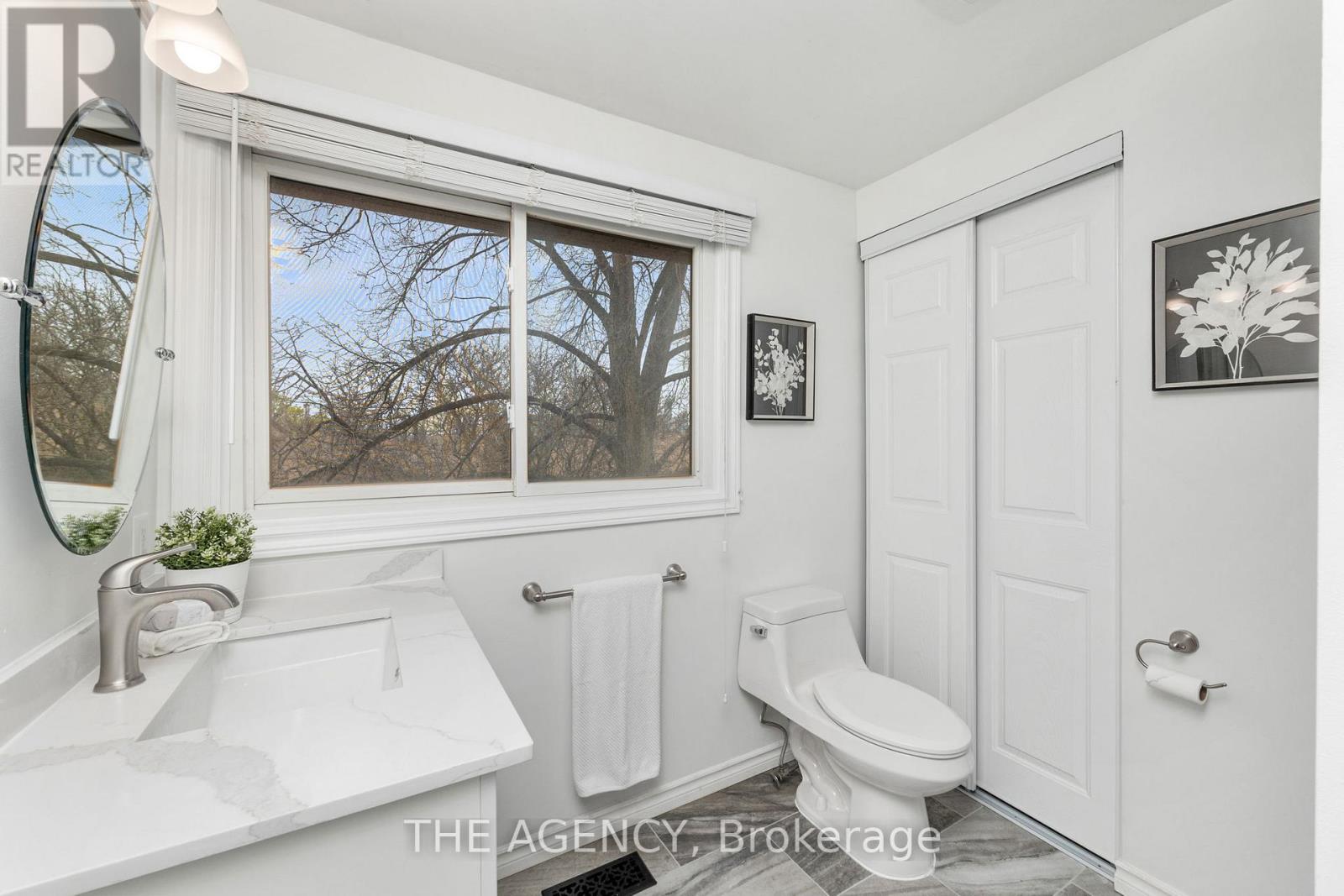Photo 19 of 17 3345 Silverado Drive, Mississauga ON