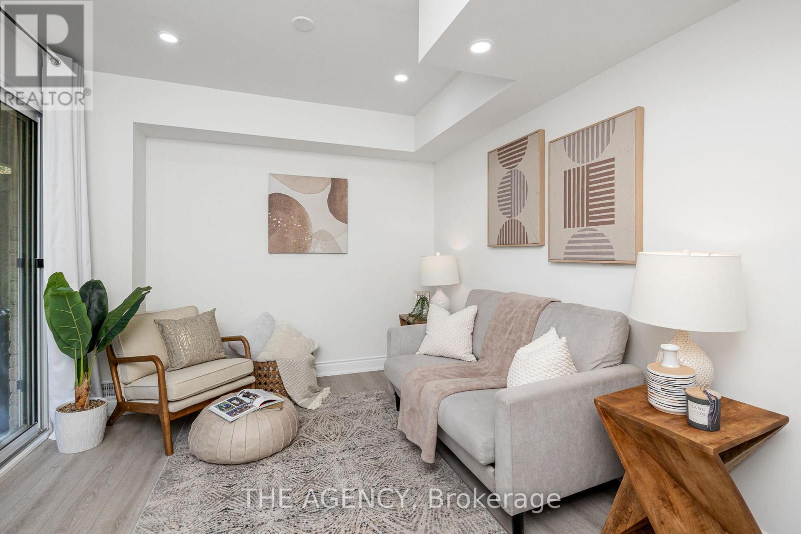 Photo 6 of 17 3345 Silverado Drive, Mississauga ON