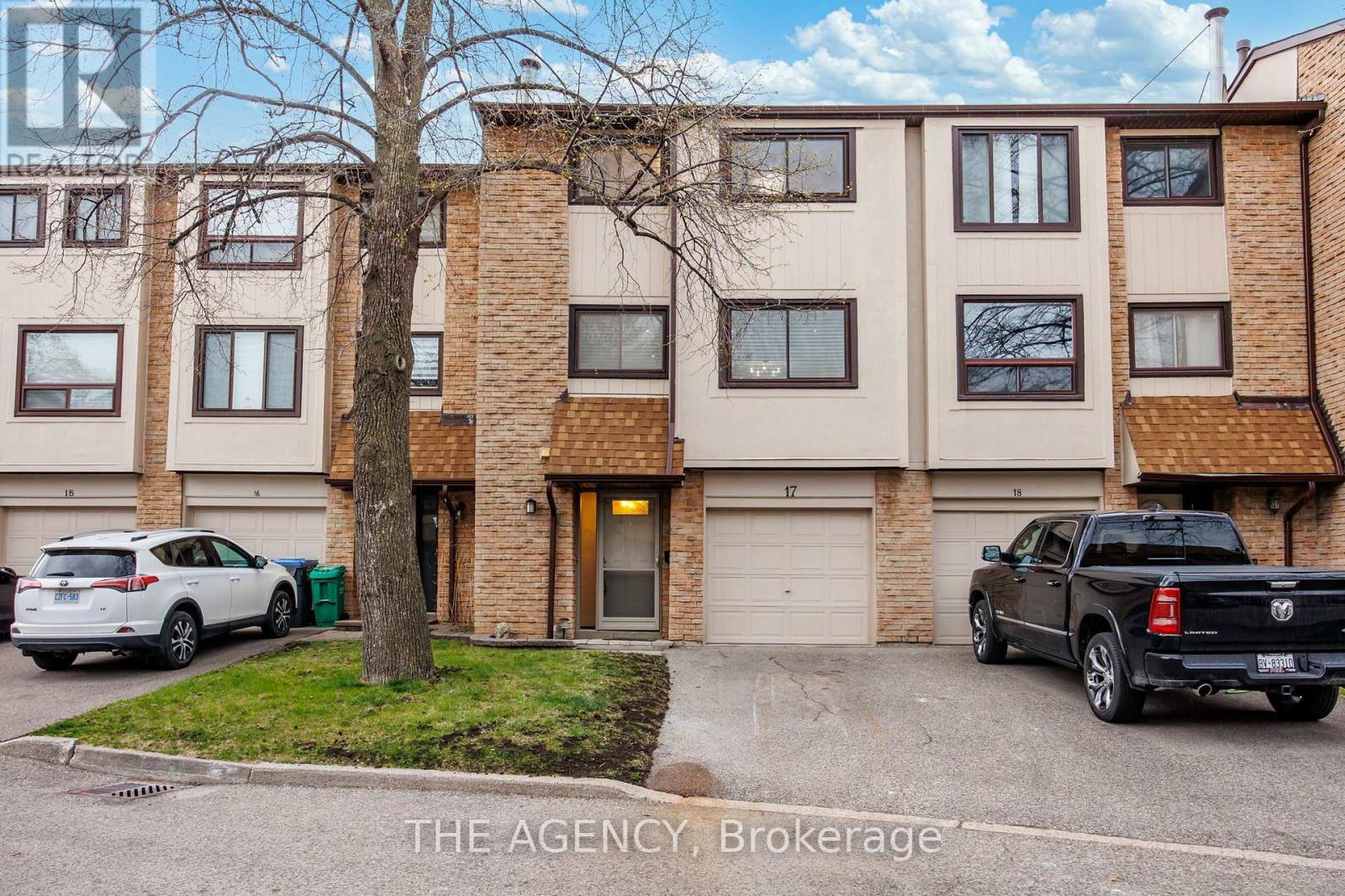 Photo 25 of 17 3345 Silverado Drive, Mississauga ON