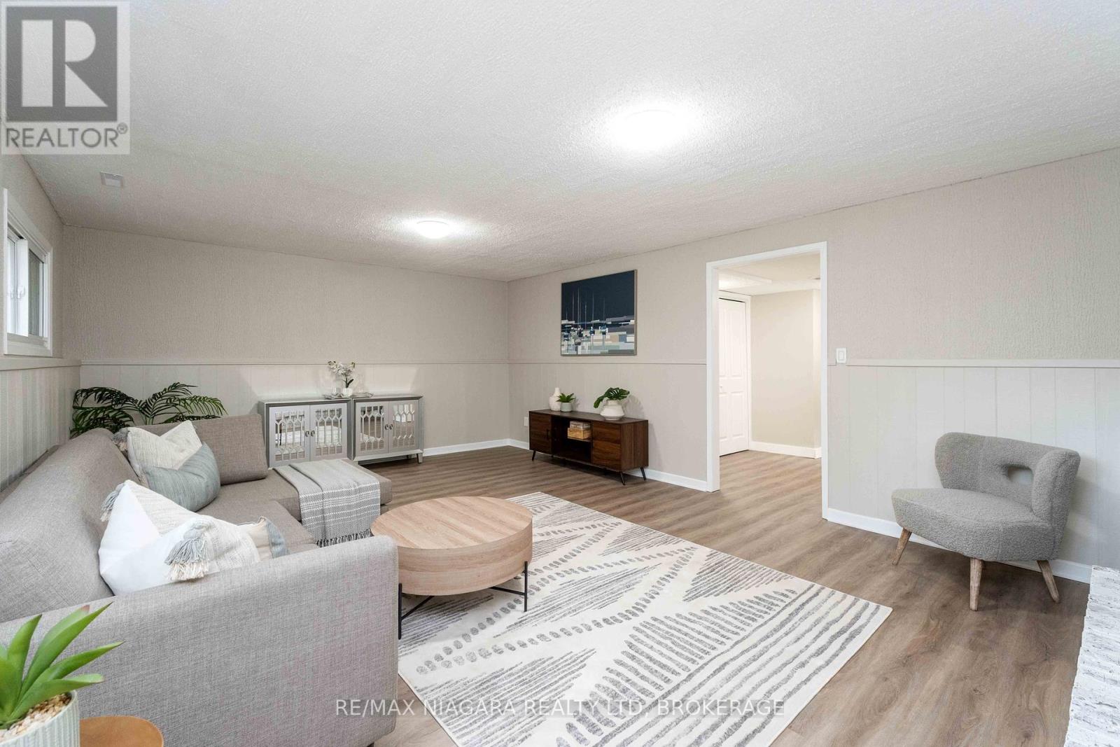 Photo 26 of 8299 Mundare Crescent, Niagara Falls ON