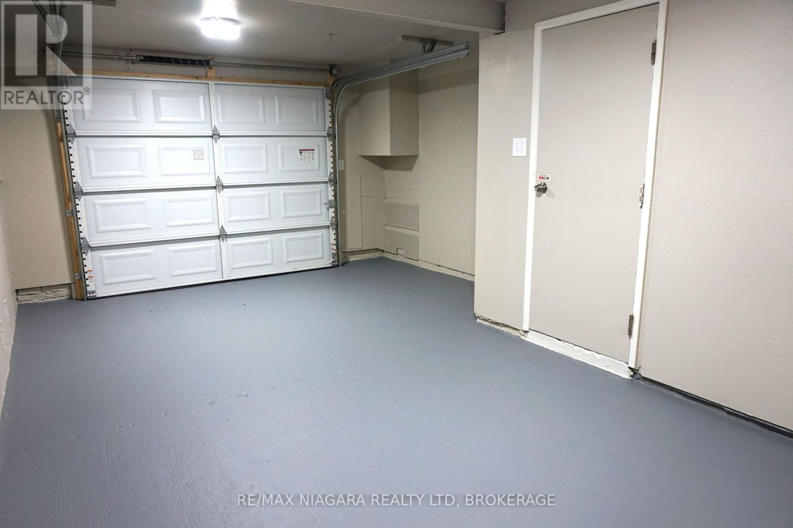 Photo 29 of 8299 Mundare Crescent, Niagara Falls ON
