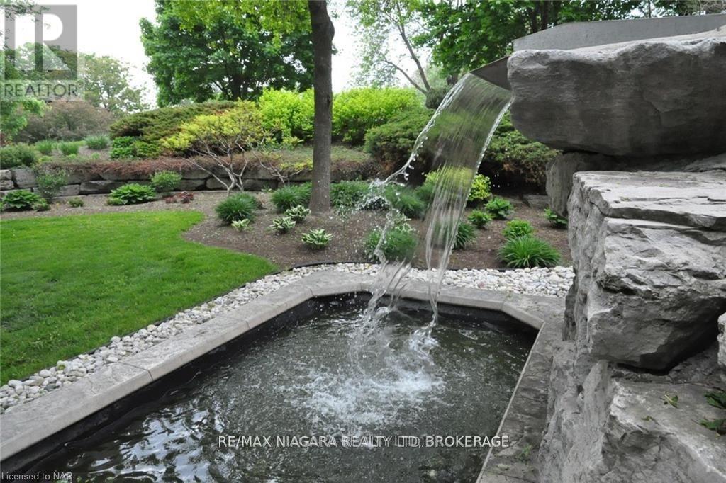 Photo 8 of 911 81 Scott Street, St Catharines ON