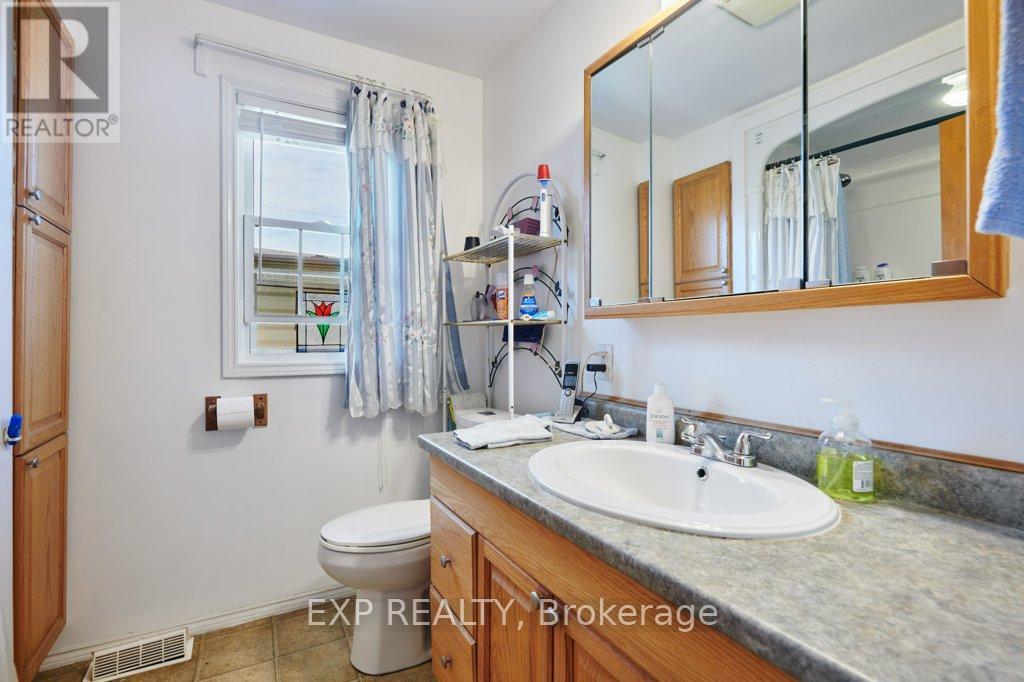 Photo 23 of 20 Crawford Street, Brockville ON