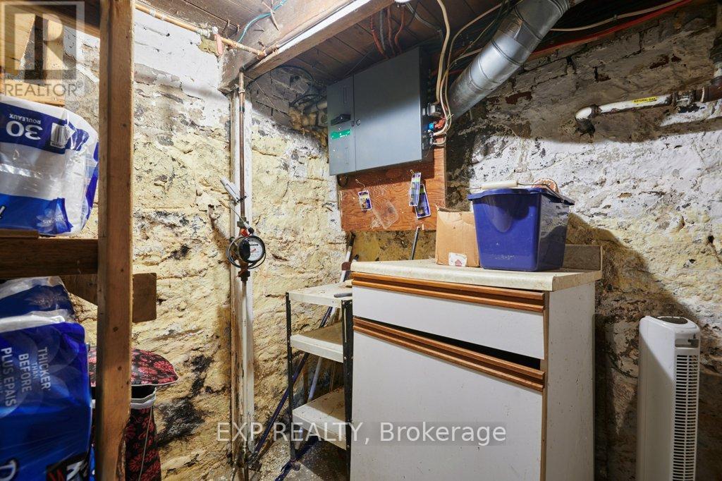 Photo 34 of 20 Crawford Street, Brockville ON