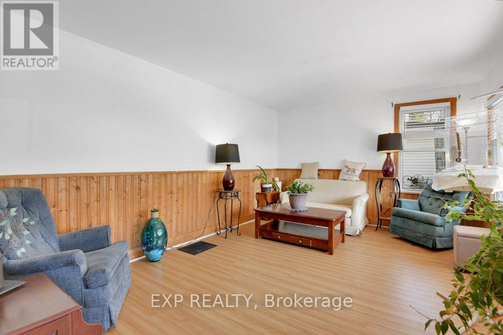Photo 7 of 20 Crawford Street, Brockville ON