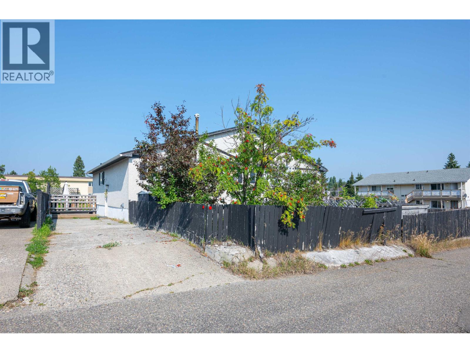 Photo 5 of 4381 1st Avenue, Prince George BC