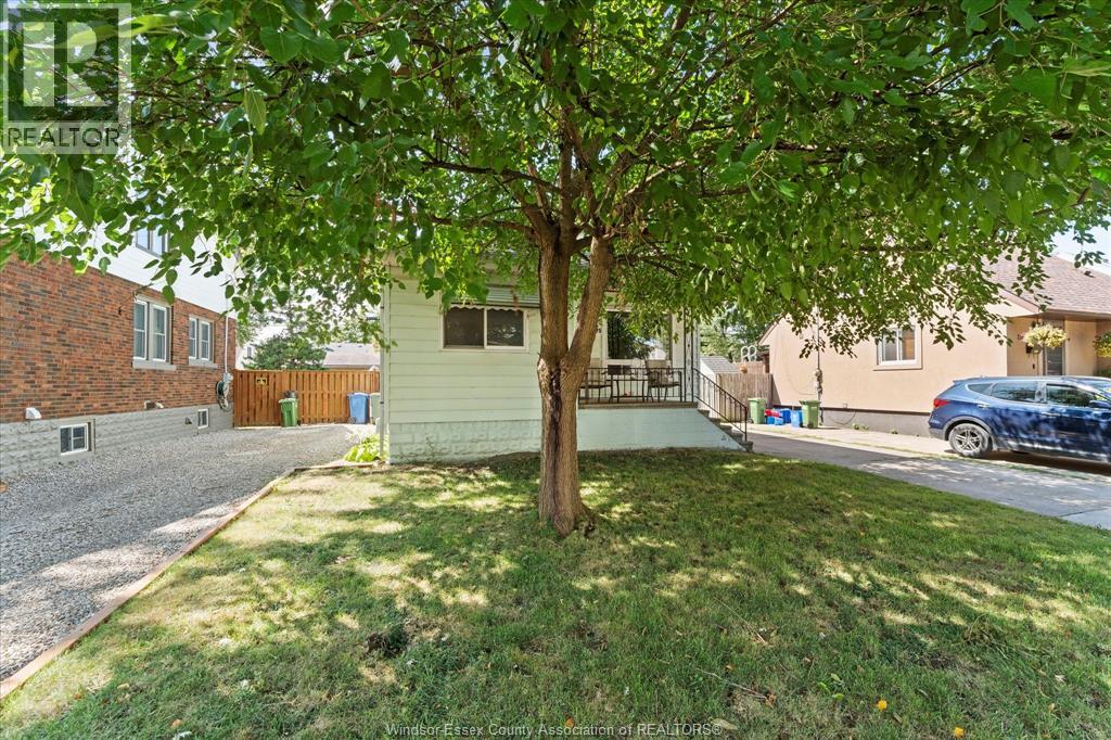 Photo 3 of 1575 Ellrose, Windsor ON
