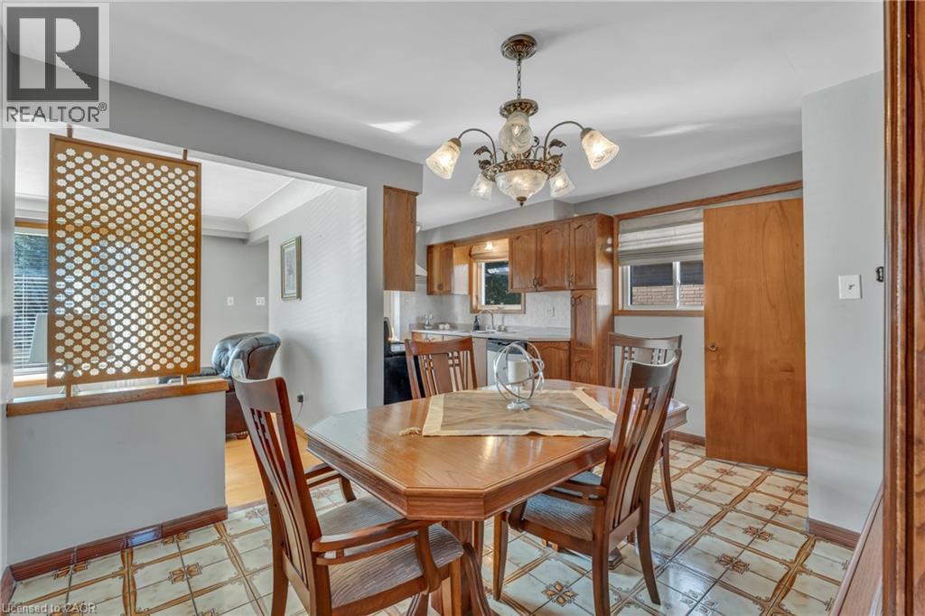 Photo 12 of 51 Bonaventure Drive, Hamilton ON