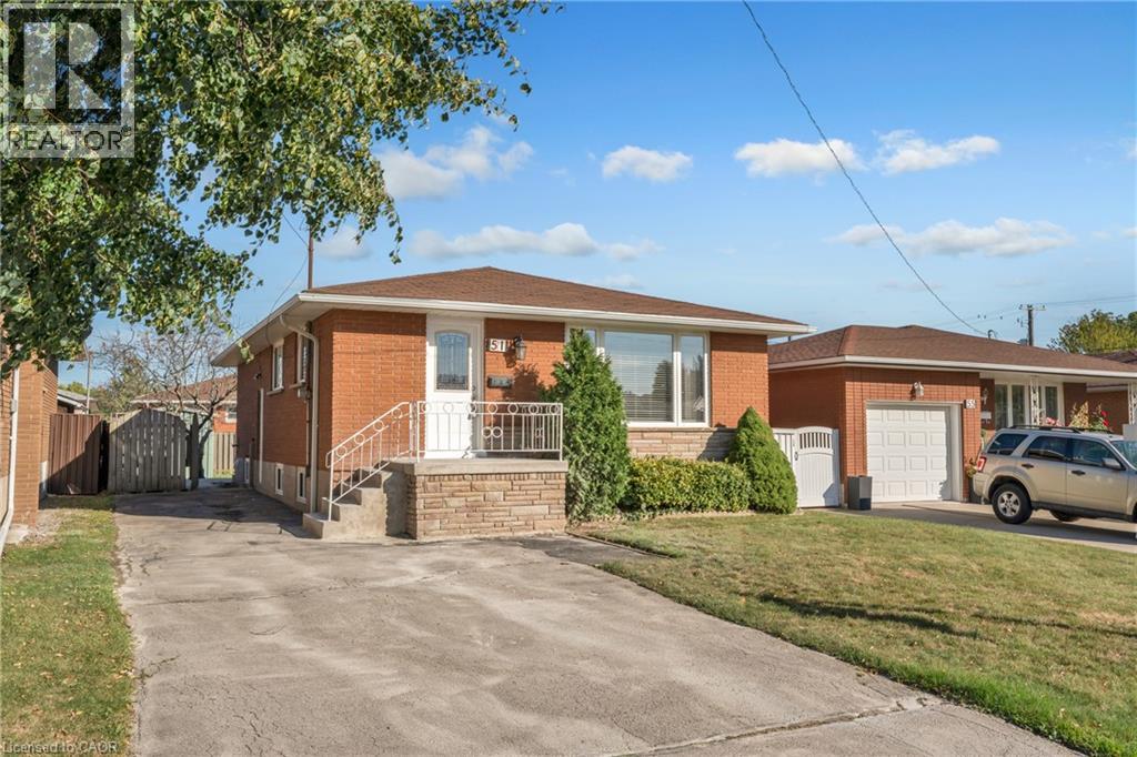 Photo 1 of 51 Bonaventure Drive, Hamilton ON