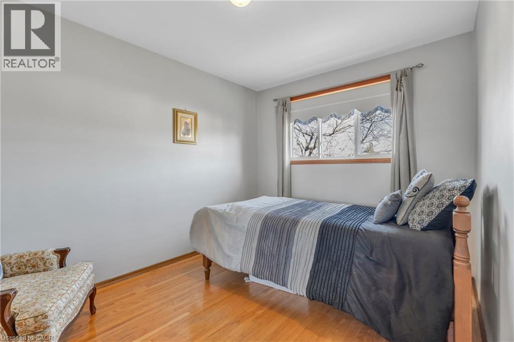 Photo 20 of 51 Bonaventure Drive, Hamilton ON