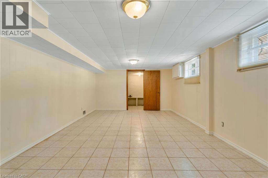 Photo 22 of 51 Bonaventure Drive, Hamilton ON