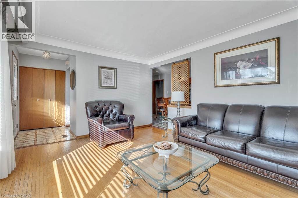 Photo 6 of 51 Bonaventure Drive, Hamilton ON