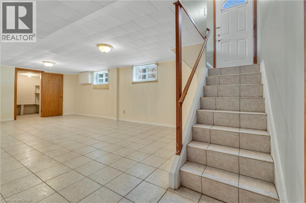 Photo 21 of 51 Bonaventure Drive, Hamilton ON