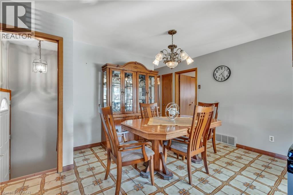 Photo 9 of 51 Bonaventure Drive, Hamilton ON