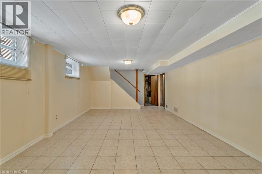 Photo 23 of 51 Bonaventure Drive, Hamilton ON