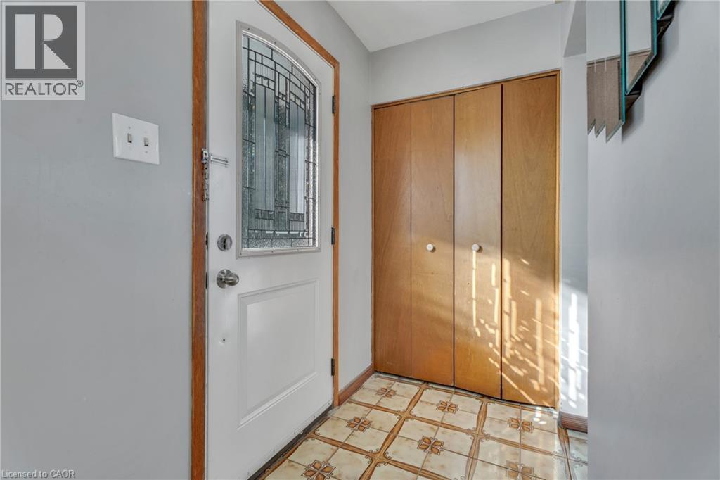 Photo 4 of 51 Bonaventure Drive, Hamilton ON