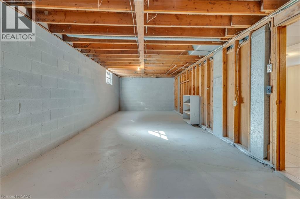 Photo 25 of 51 Bonaventure Drive, Hamilton ON