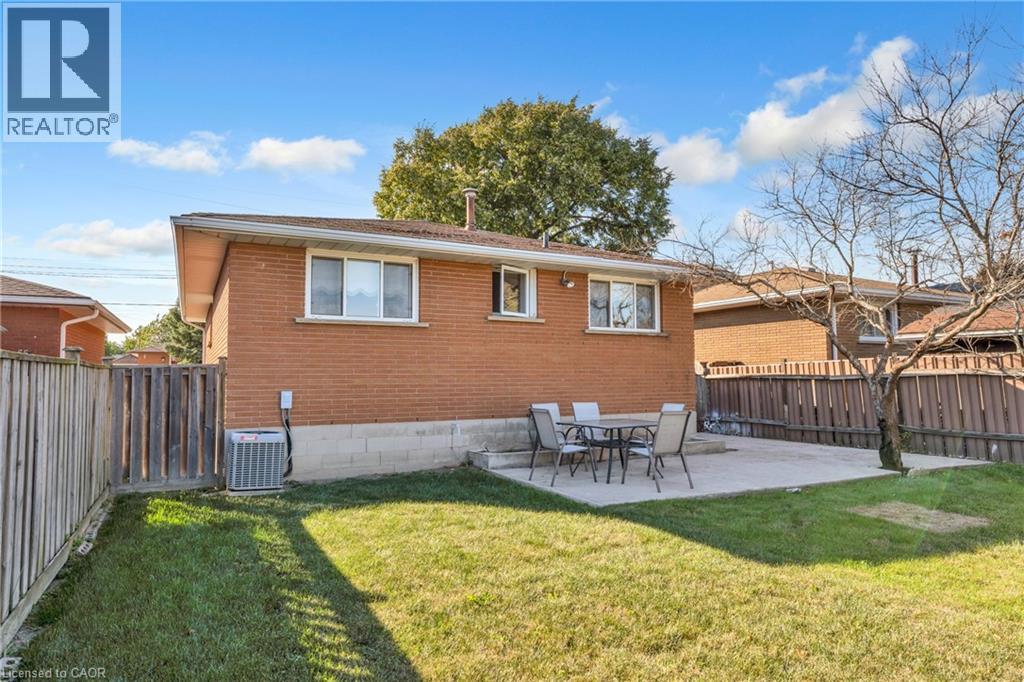 Photo 28 of 51 Bonaventure Drive, Hamilton ON