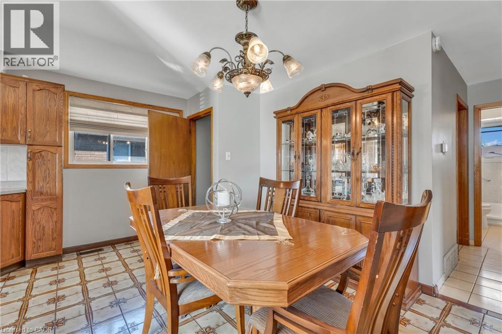 Photo 8 of 51 Bonaventure Drive, Hamilton ON