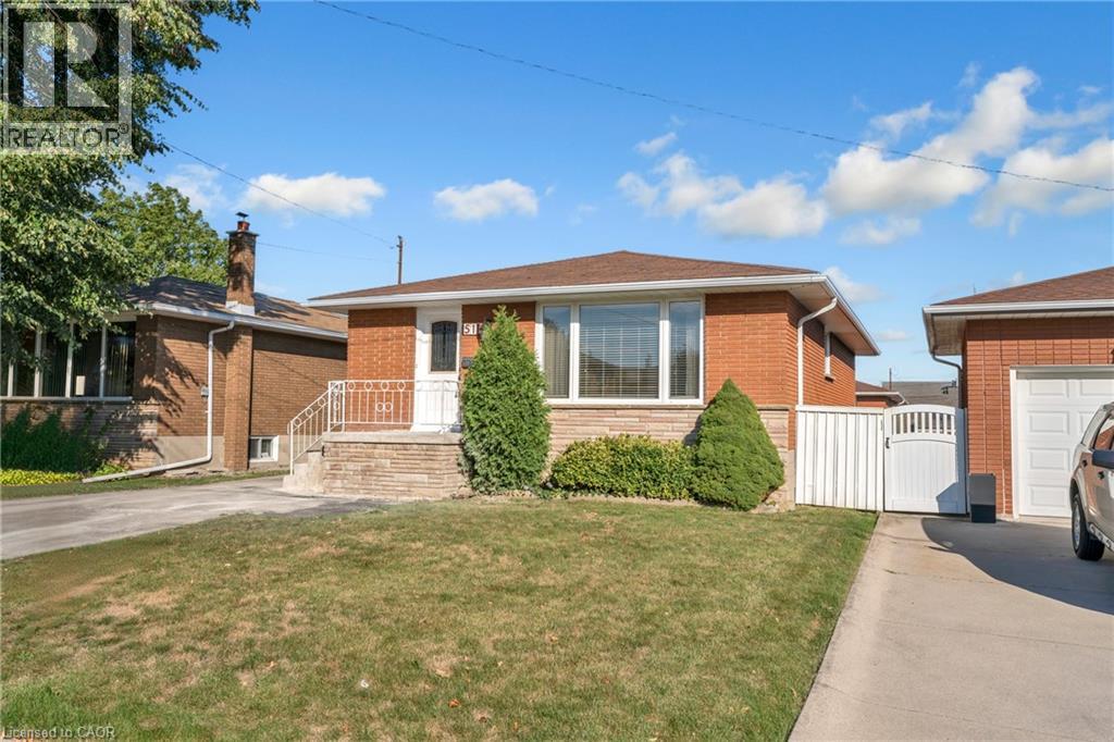 Photo 34 of 51 Bonaventure Drive, Hamilton ON