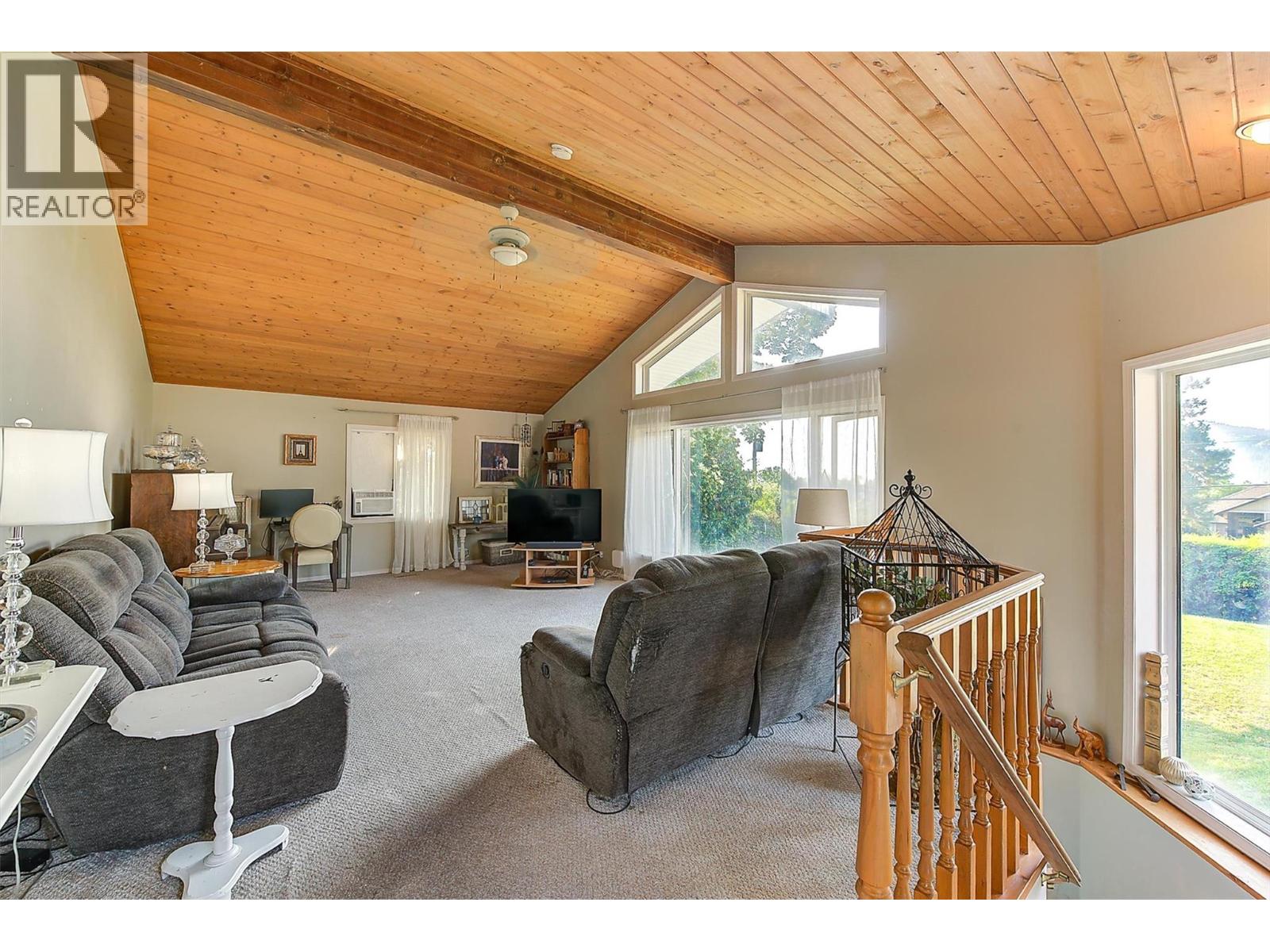  4992 Princeton Avenue, Peachland