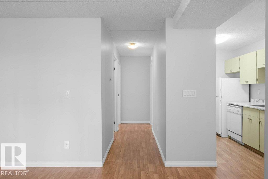 Photo 14 of 202 9917 110 St Nw, Edmonton AB