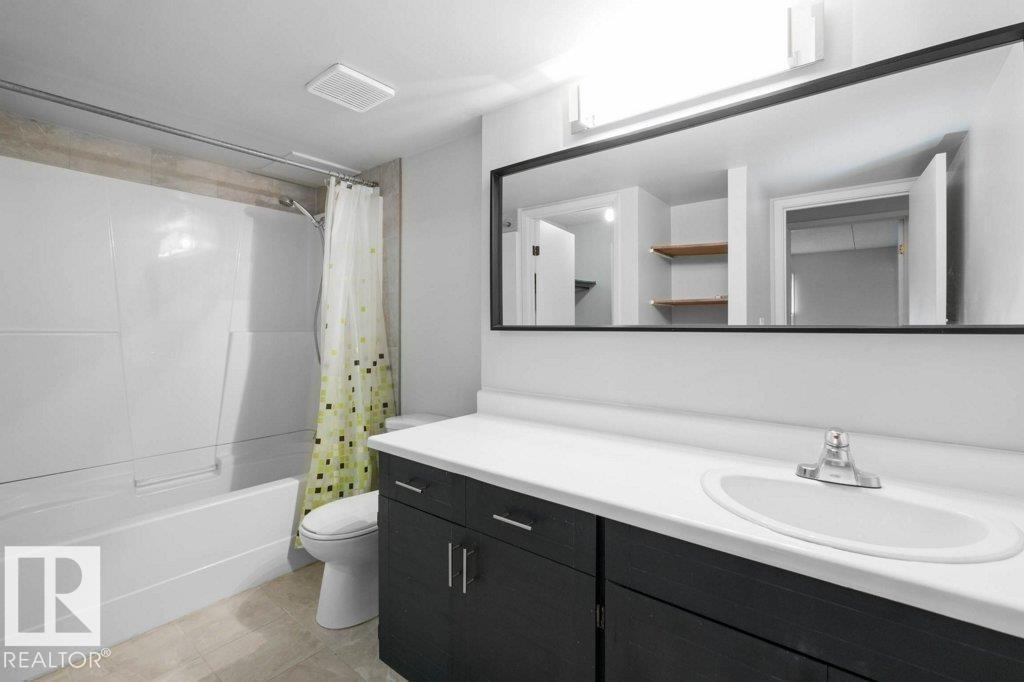 Photo 4 of 202 9917 110 St Nw, Edmonton AB