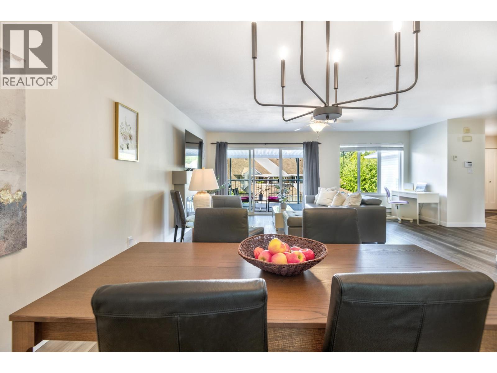 Photo 2 of 227 22555 116 Avenue, Maple Ridge BC