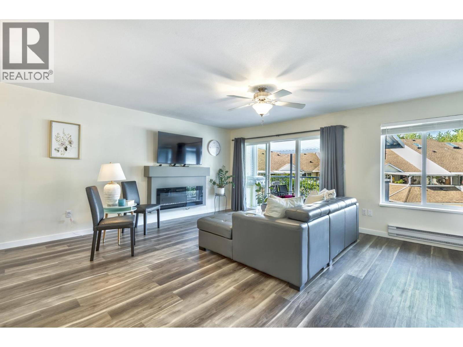 Photo 4 of 227 22555 116 Avenue, Maple Ridge BC