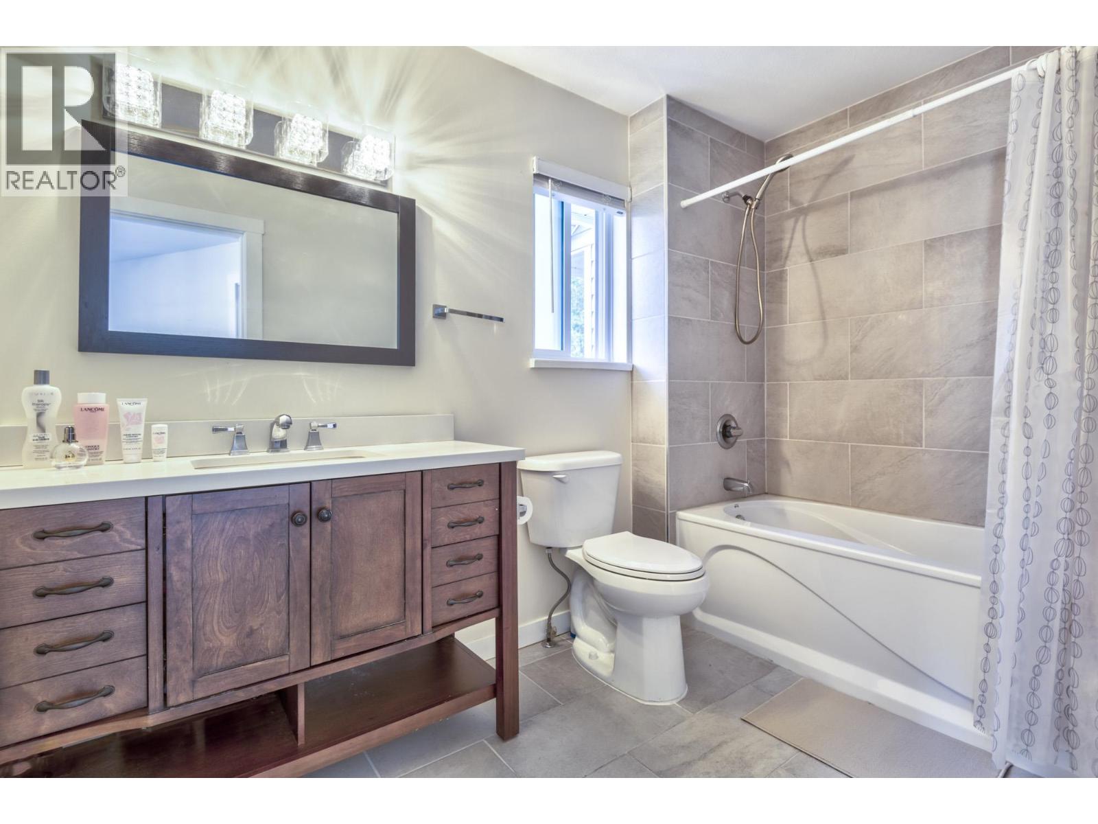 Photo 10 of 227 22555 116 Avenue, Maple Ridge BC