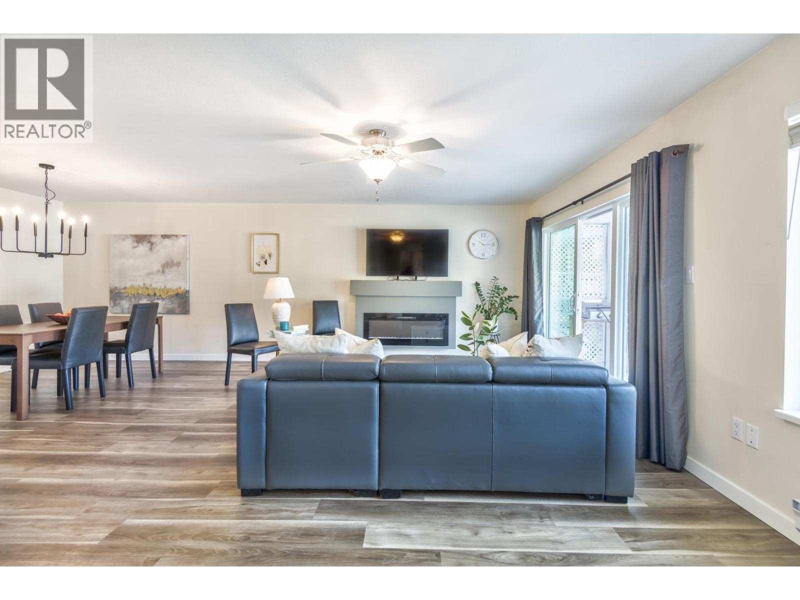 Photo 13 of 227 22555 116 Avenue, Maple Ridge BC