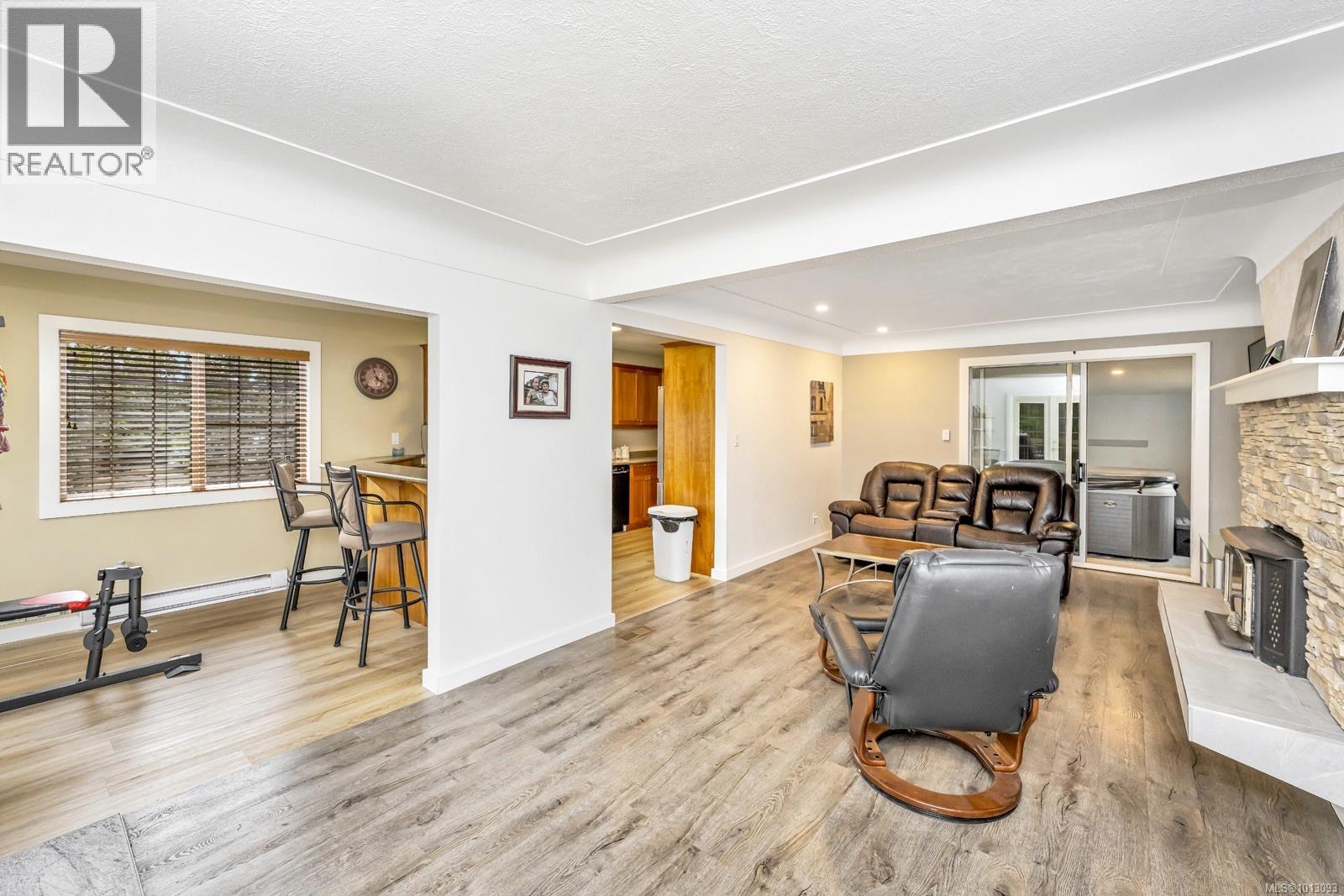 Photo 12 of 2586 Rainville Rd, Langford BC
