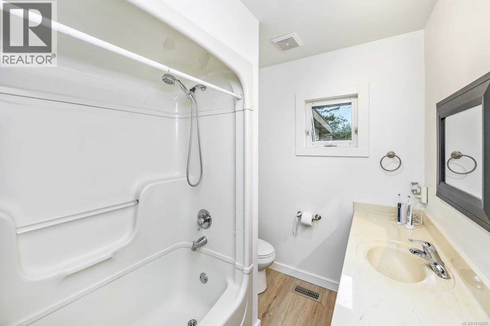 Photo 14 of 2586 Rainville Rd, Langford BC