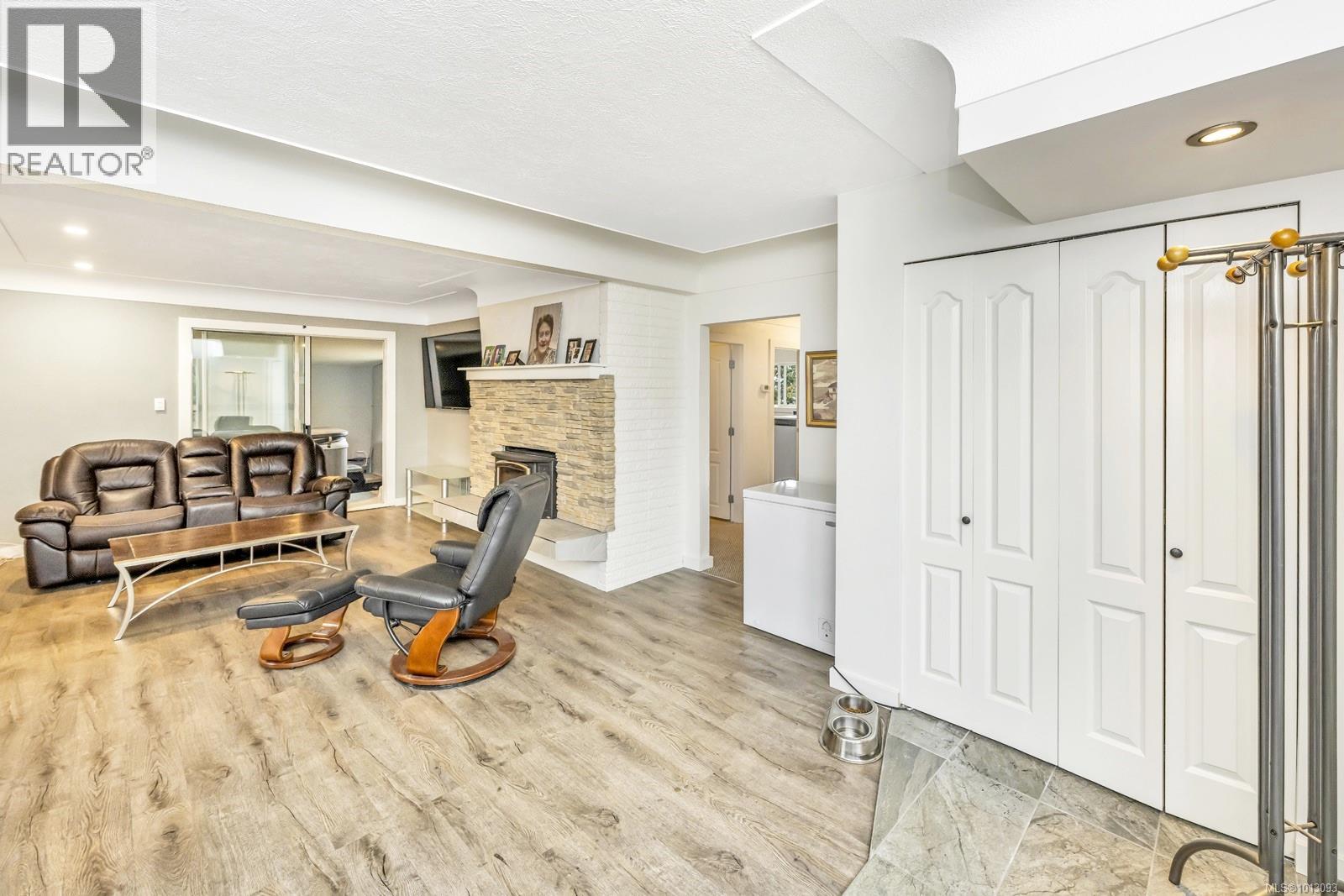 Photo 7 of 2586 Rainville Rd, Langford BC