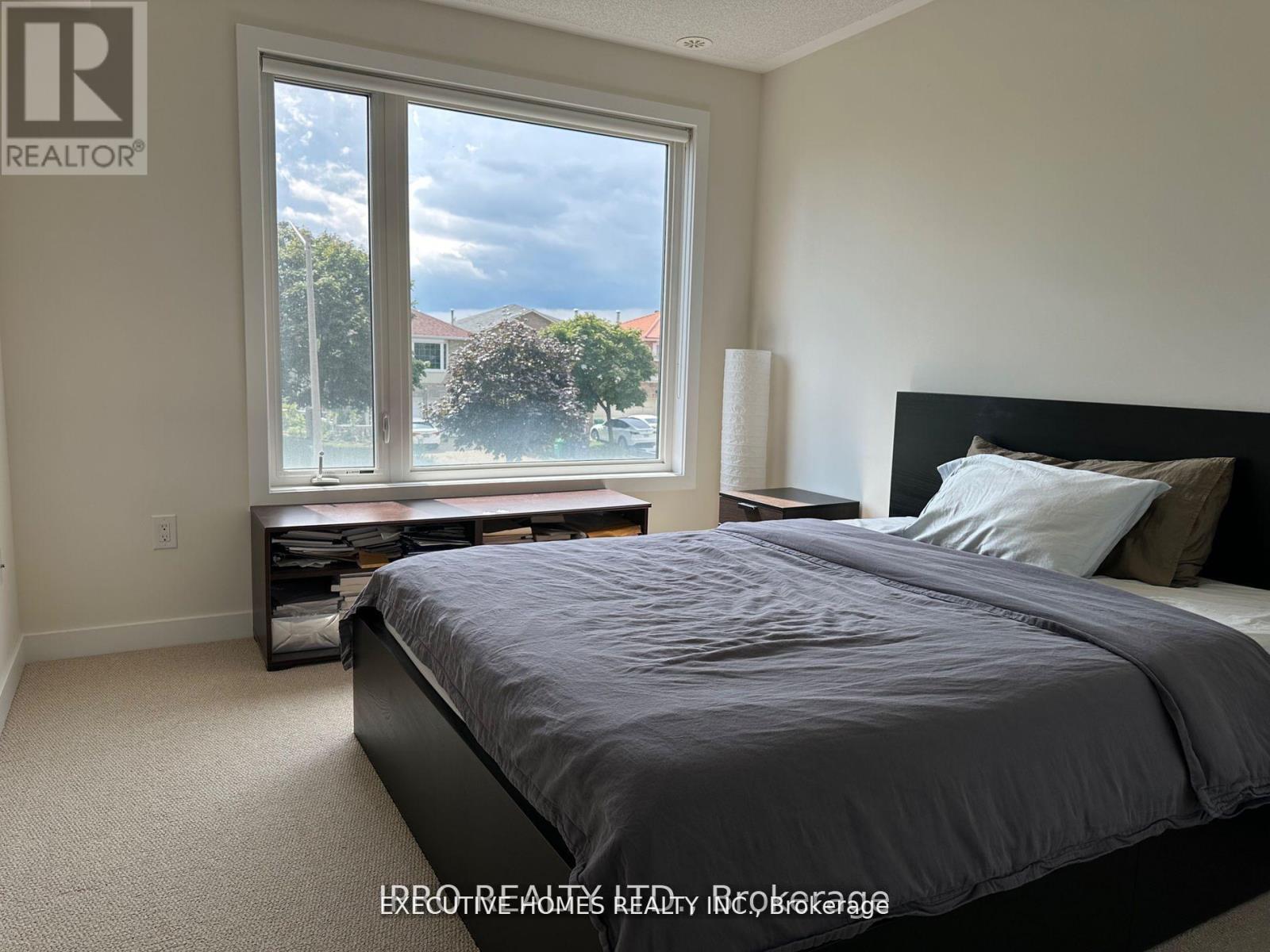 Photo 10 of 9 4020 Parkside Village Drive, Mississauga ON