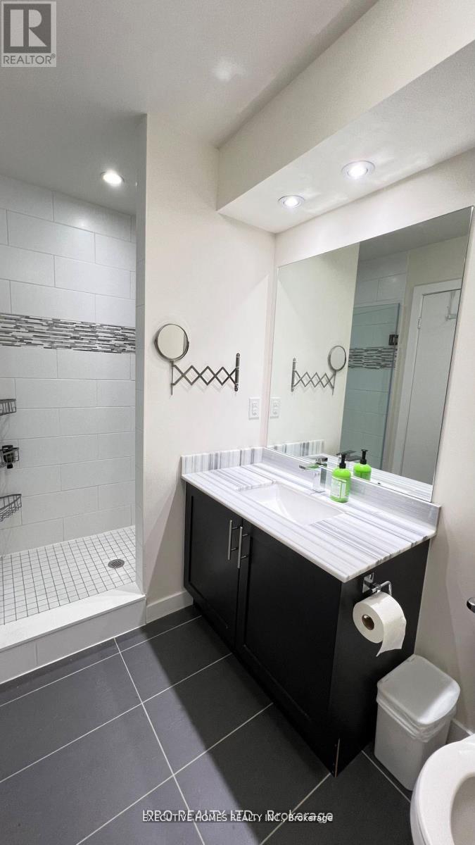 Photo 6 of 9 4020 Parkside Village Drive, Mississauga ON
