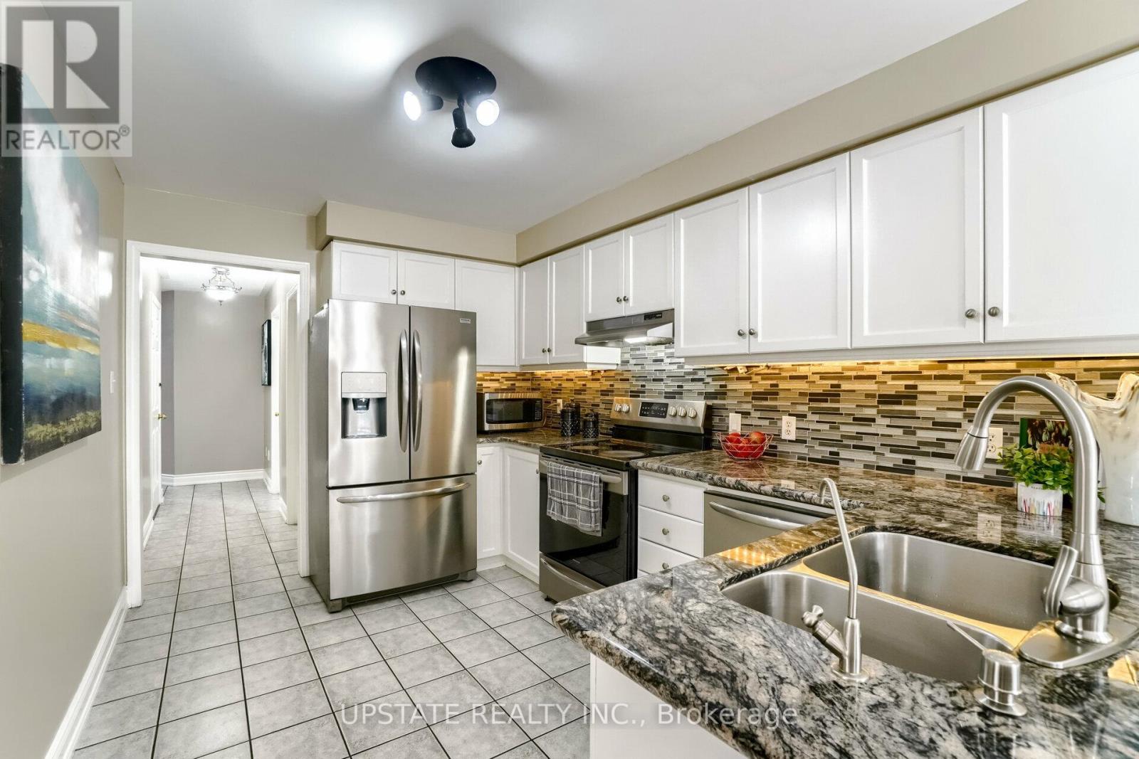 Photo 10 of 99 Prairie Rose Circle, Brampton ON