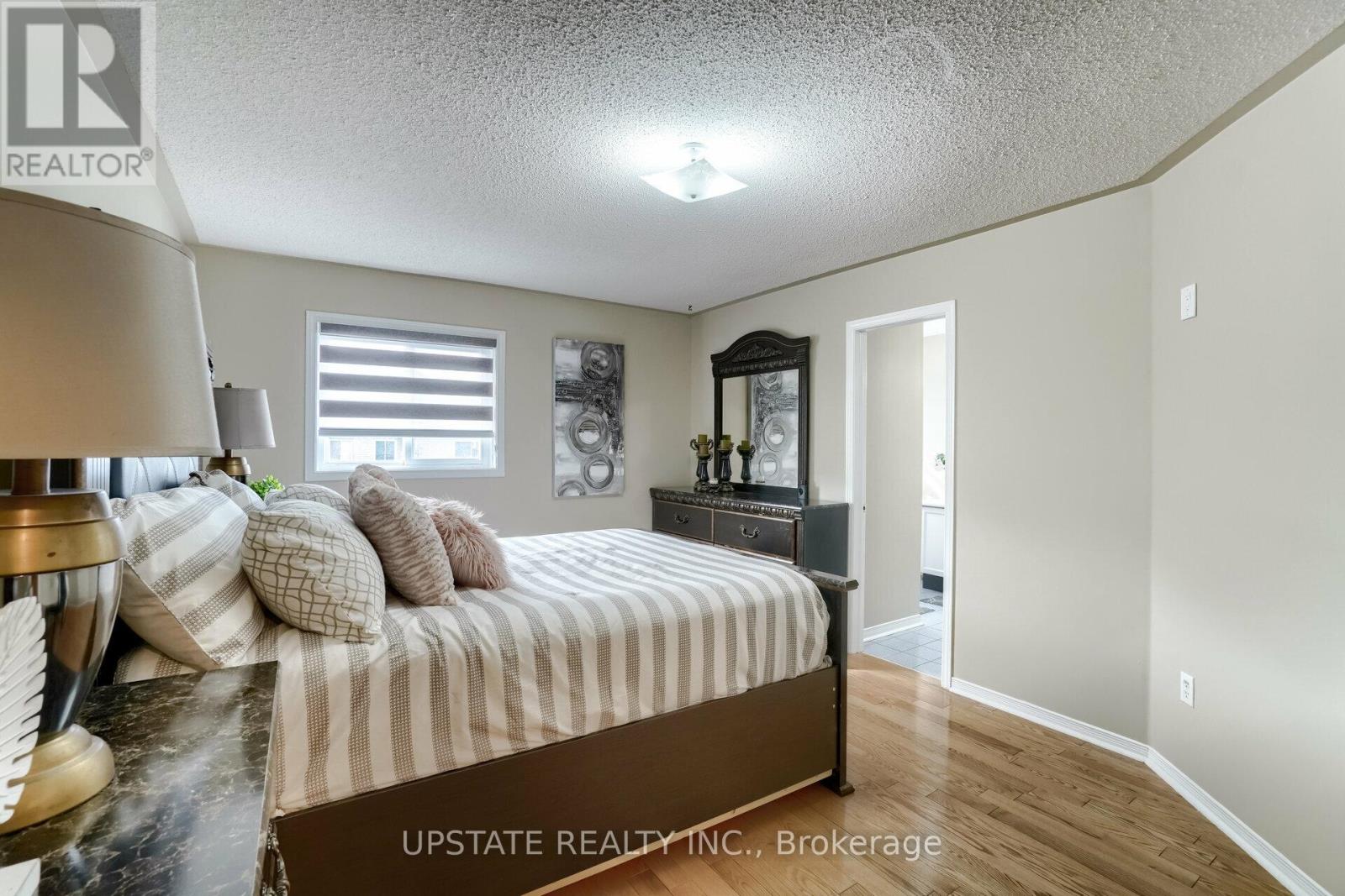 Photo 13 of 99 Prairie Rose Circle, Brampton ON