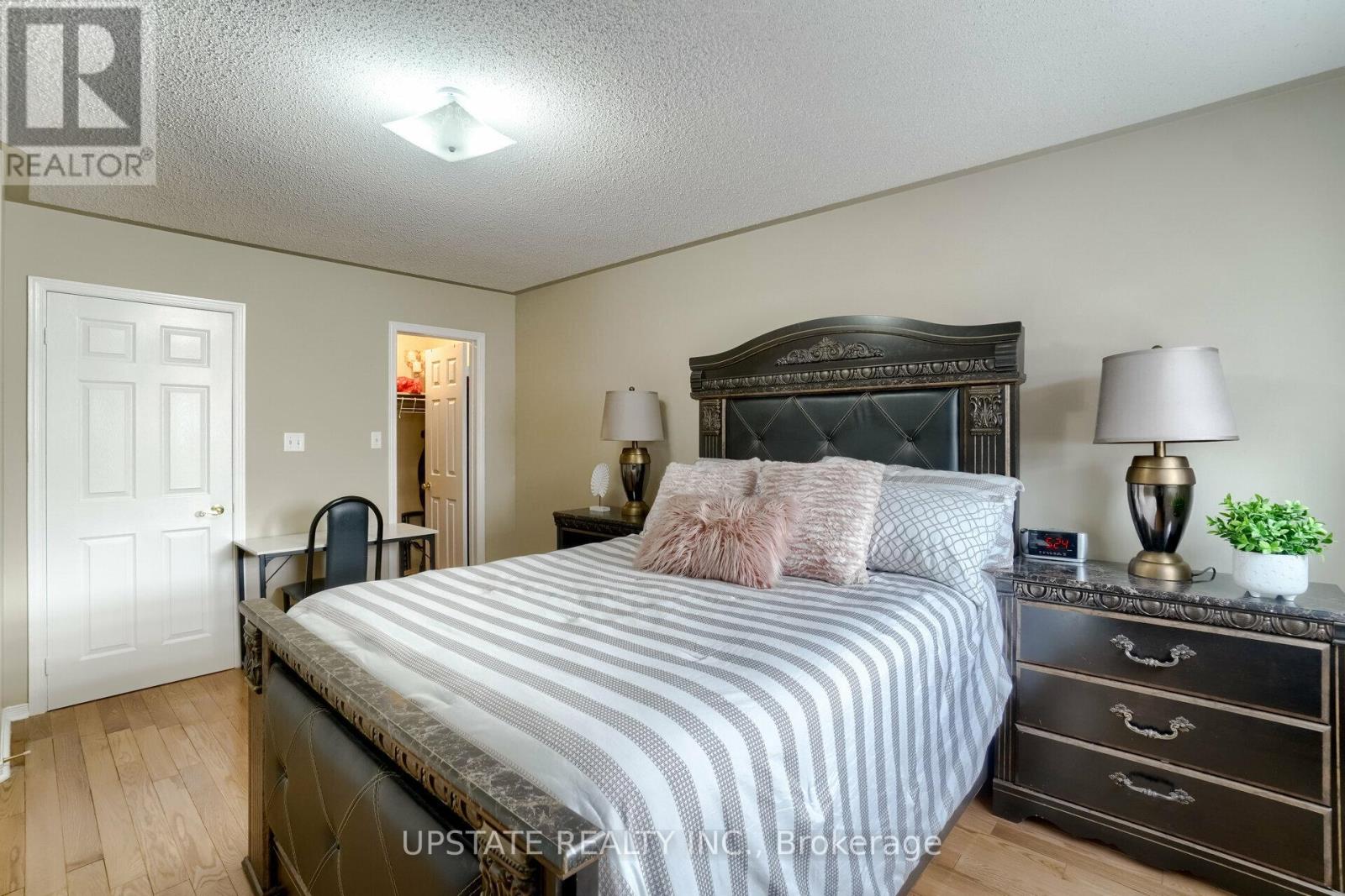 Photo 14 of 99 Prairie Rose Circle, Brampton ON