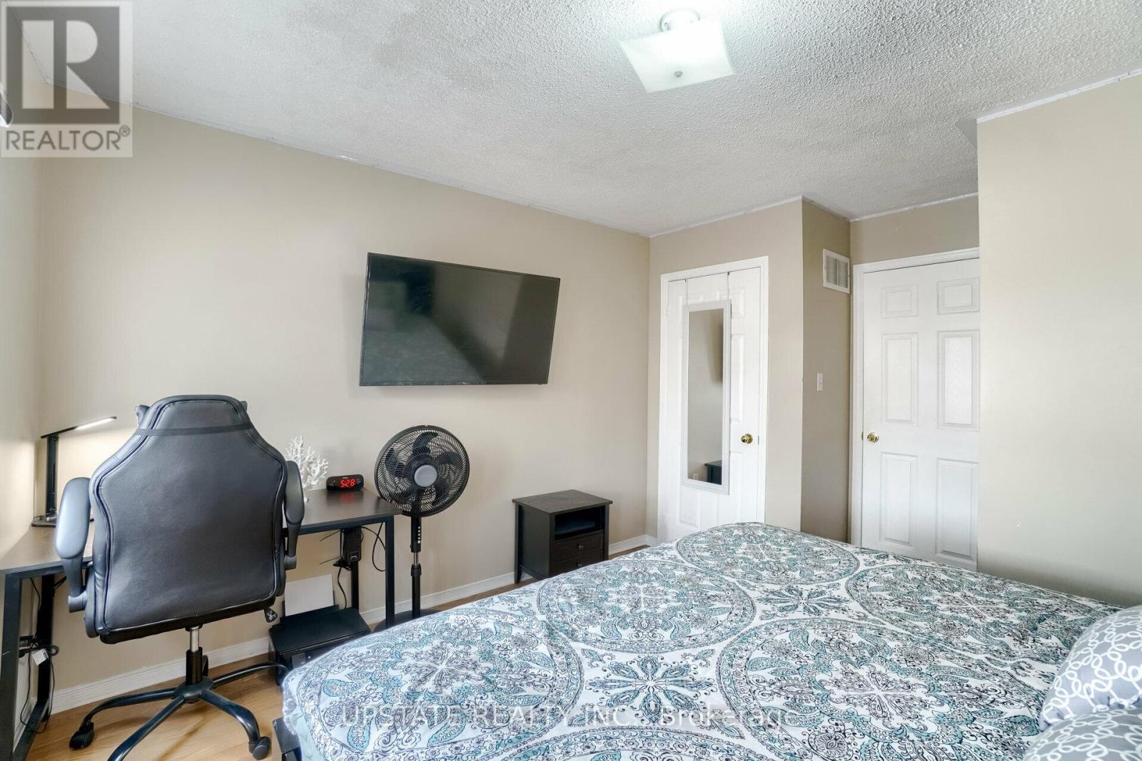Photo 17 of 99 Prairie Rose Circle, Brampton ON