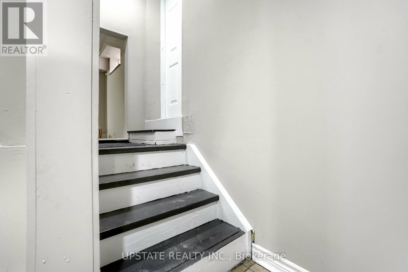 Photo 19 of 99 Prairie Rose Circle, Brampton ON