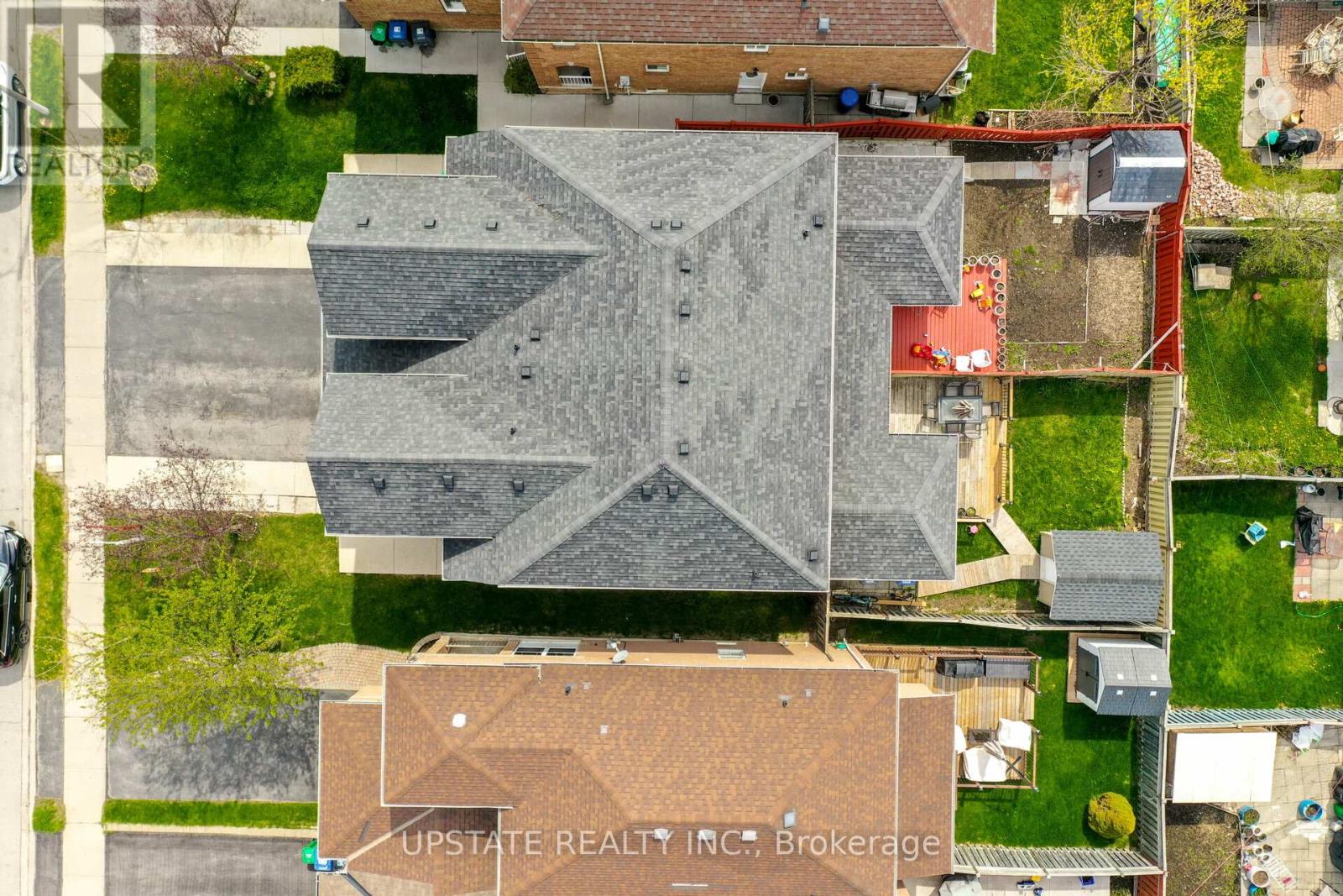 Photo 28 of 99 Prairie Rose Circle, Brampton ON
