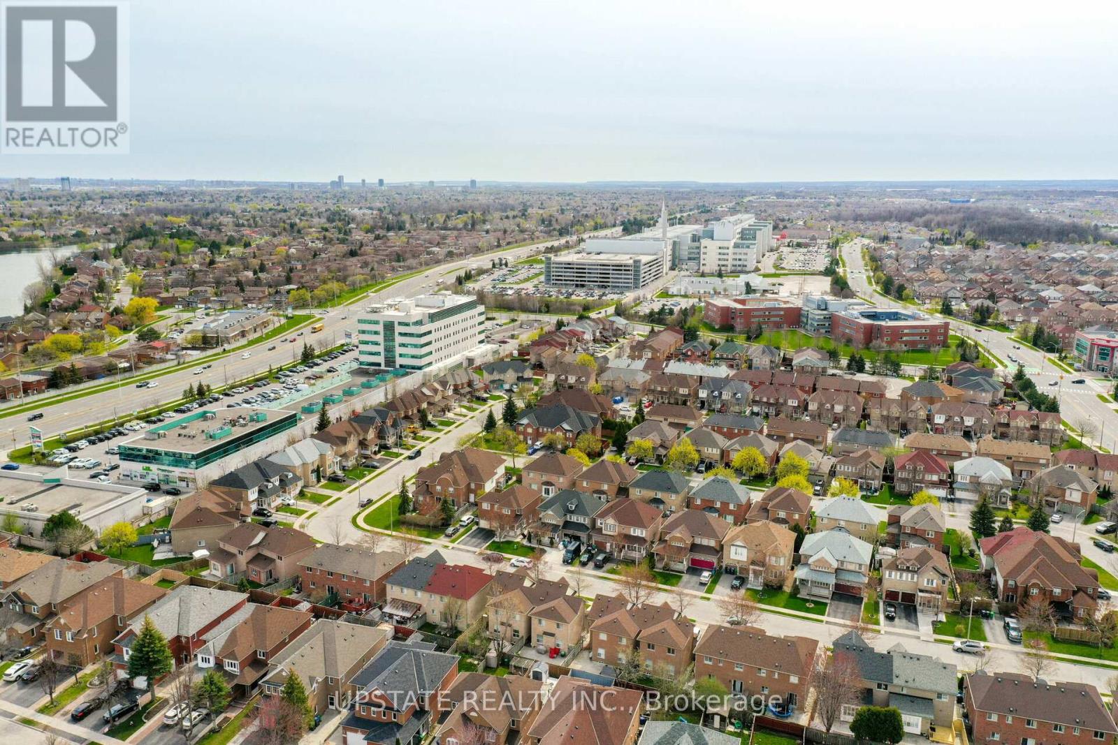 Photo 30 of 99 Prairie Rose Circle, Brampton ON