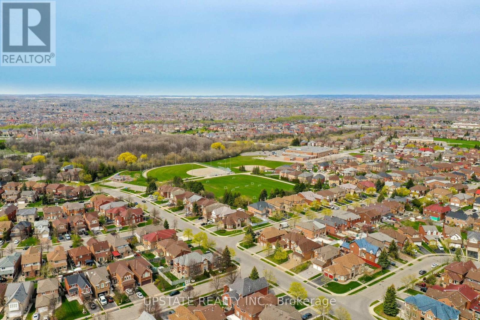 Photo 31 of 99 Prairie Rose Circle, Brampton ON