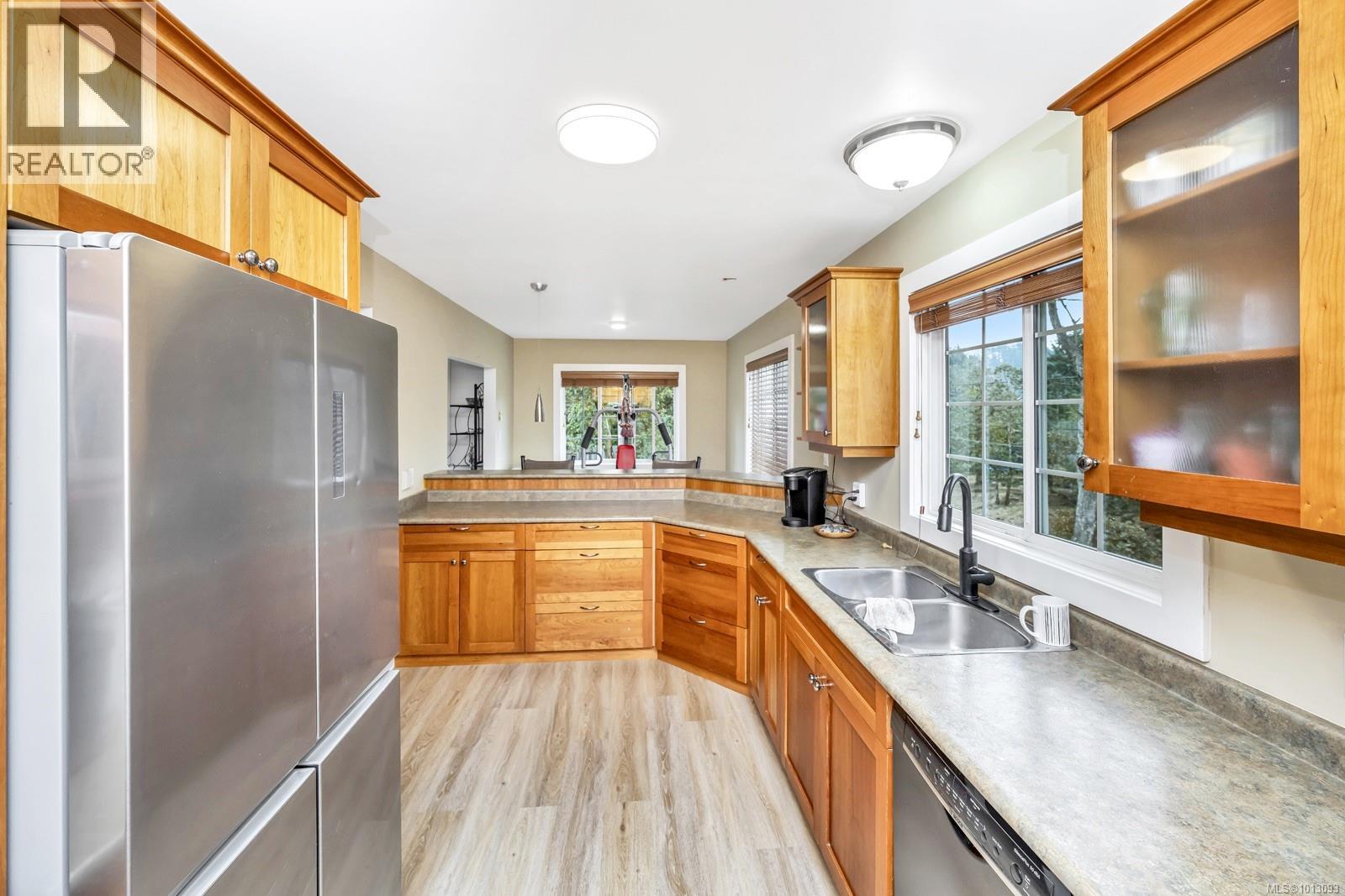 Photo 5 of 2586 Rainville Rd, Langford BC