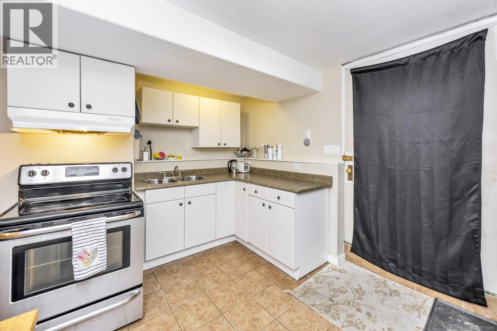 Photo 23 of 2586 Rainville Rd, Langford BC